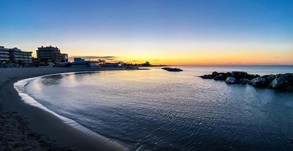 Appartamento Vista Mare Misano Adriatico Bagian luar foto