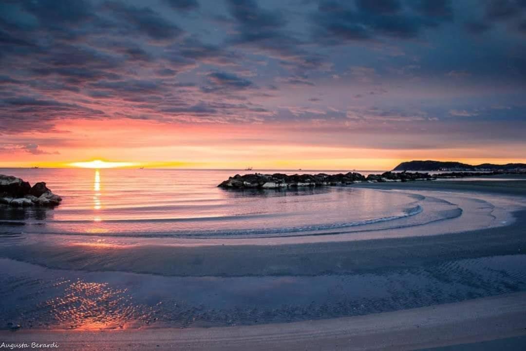 Appartamento Vista Mare Misano Adriatico Bagian luar foto